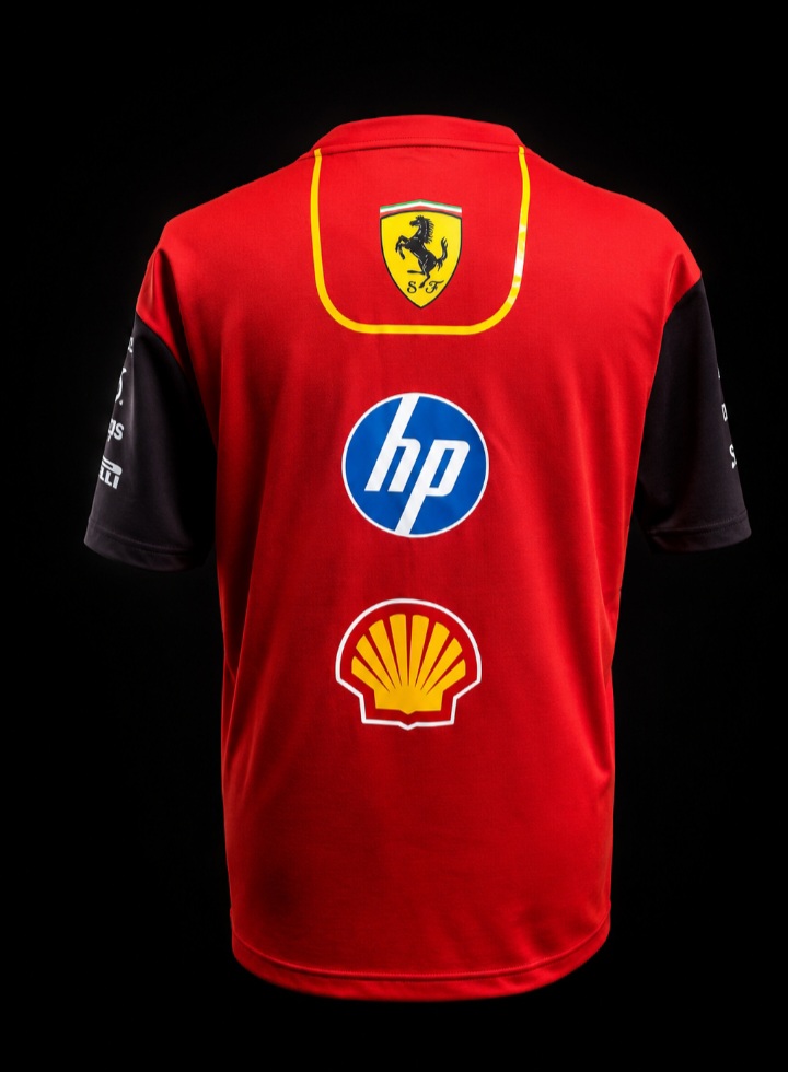 remera Ferrari mangas negras oferta 16,500$ - Imagen 3